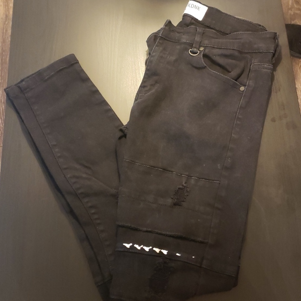 Distressed Black skinny jeans